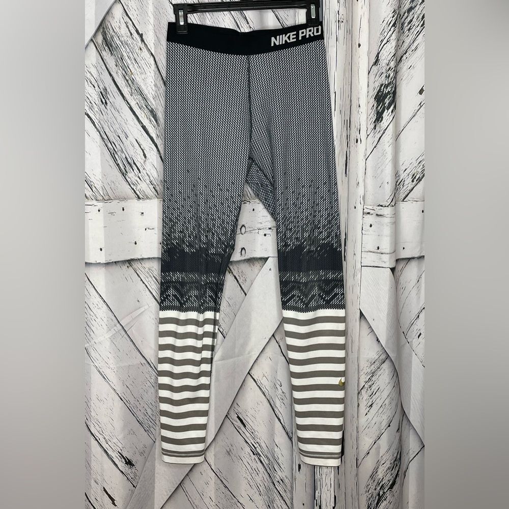 Nike Pro Hyperwarm Engineered Compression Tight - Picture 3 of 8